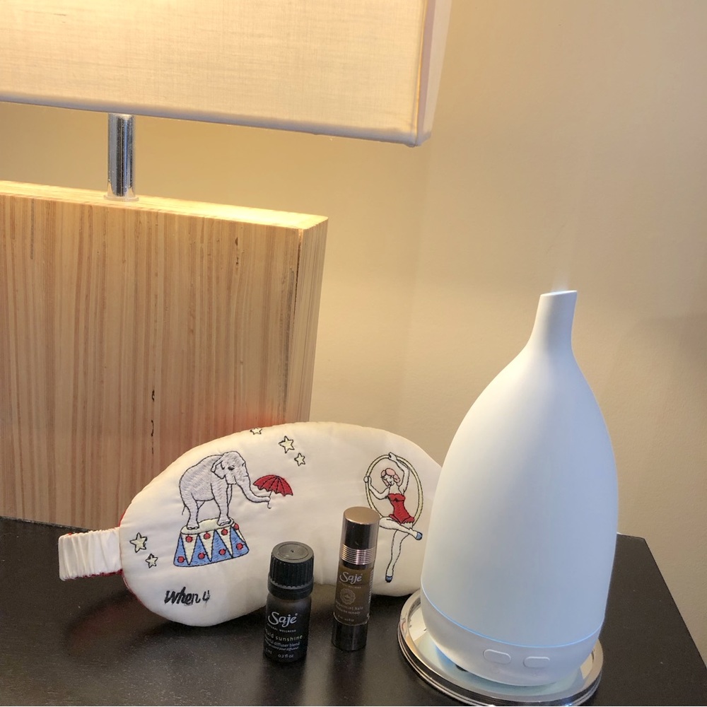 Saje Wellness 101 Mini Diffuser & Blend Kit
